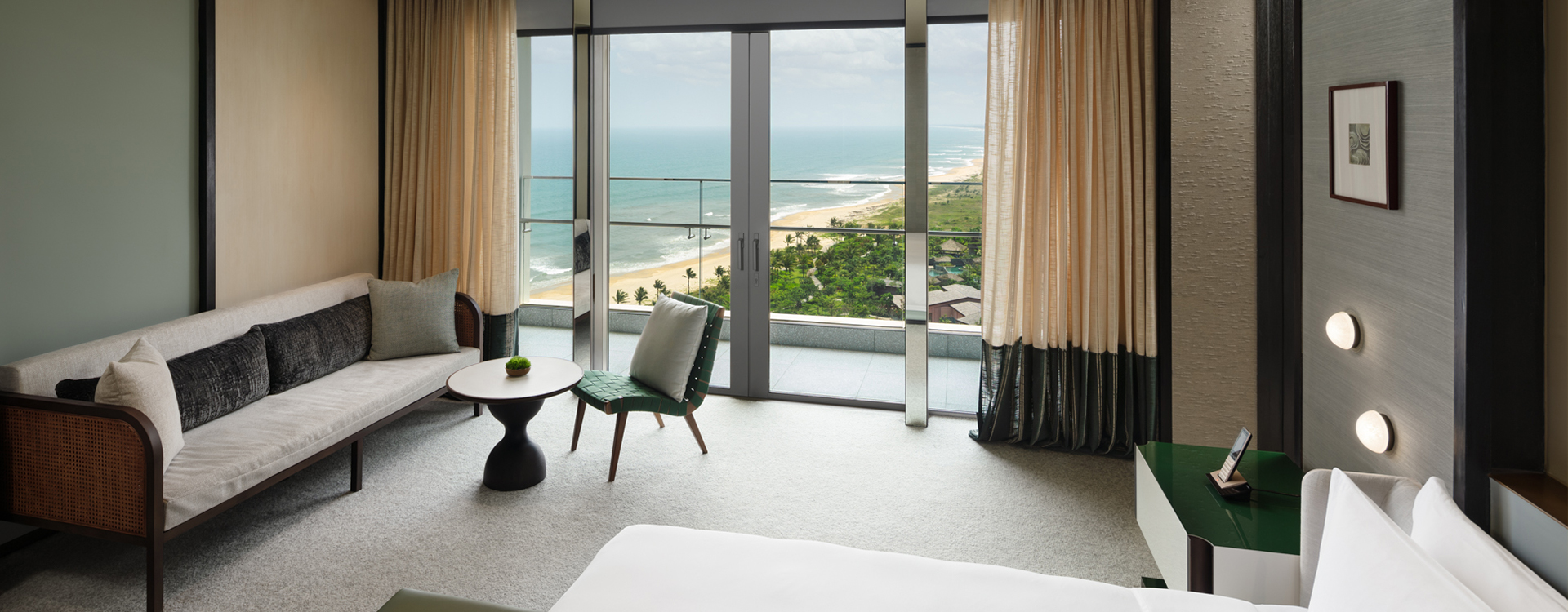 New World Hoiana Beach Resort Rooms & Suites